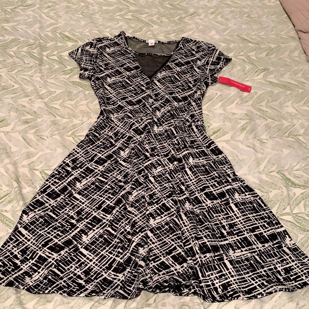 Black and white abstract dress